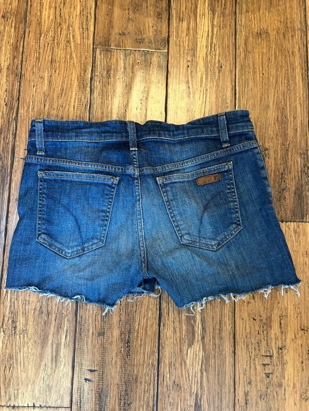 AG ex boyfriend roll up shorts size 26 small Bundle with Joes and Hudson short - Picture 5 of 9